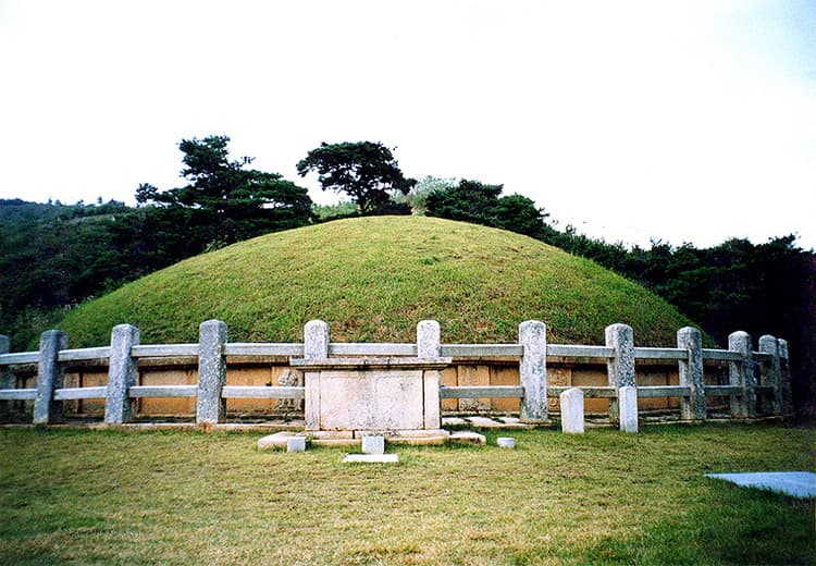 경주 경덕왕릉 사진