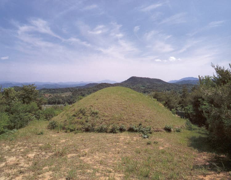 Tomb of Eo Suk in Sunheung, Yeongju photo