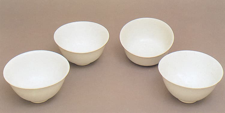 백자 ‘천’ ‘지’ ‘현’ ‘황‘명 발 사진
