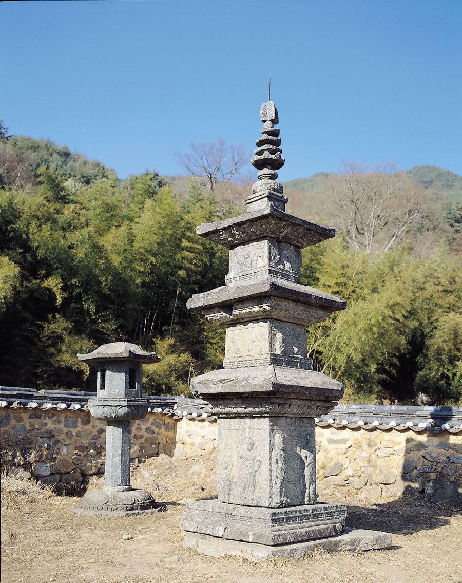 남원 실상사 백장암 삼층석탑 사진