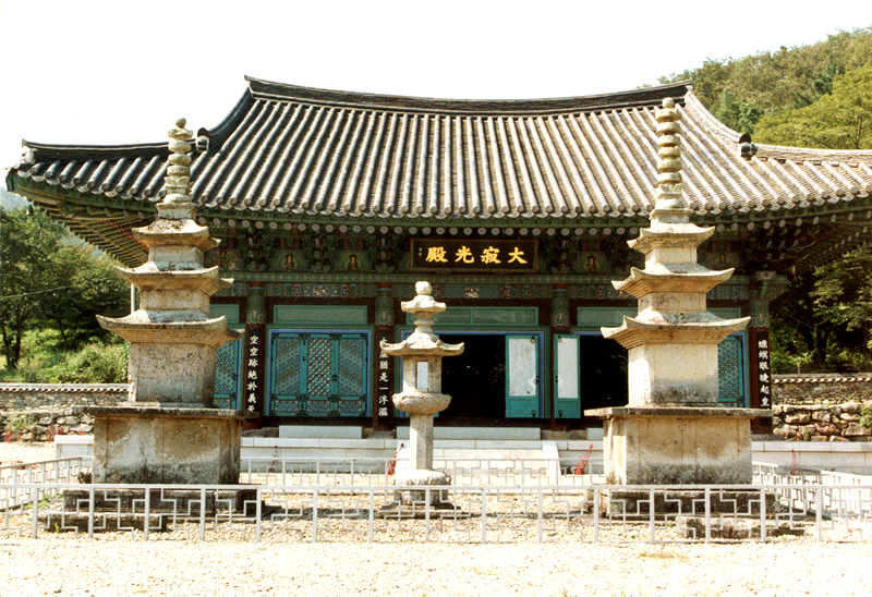 장흥 보림사 남·북 삼층석탑 및 석등 사진