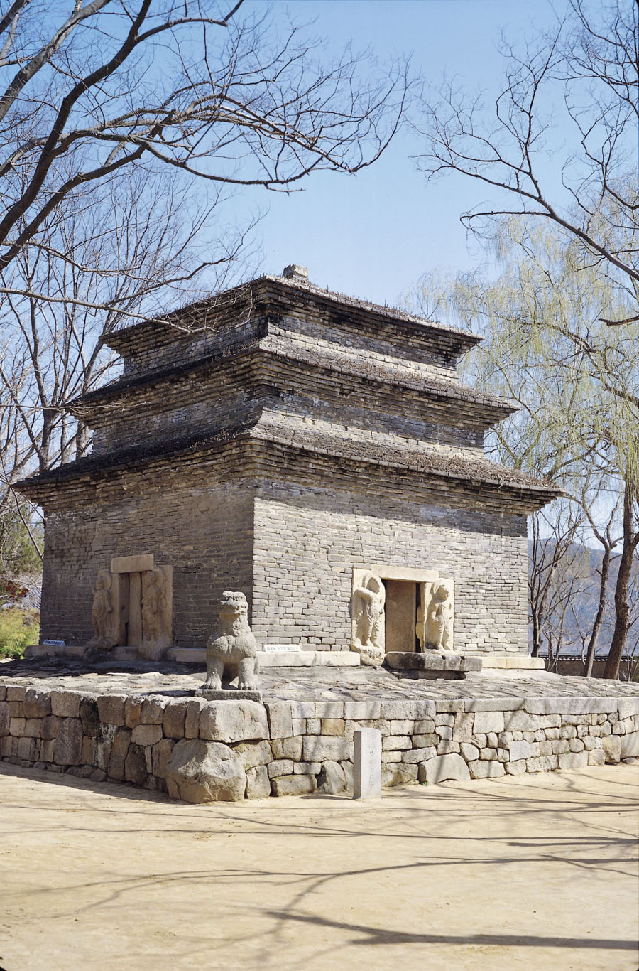 경주 분황사 모전석탑 사진