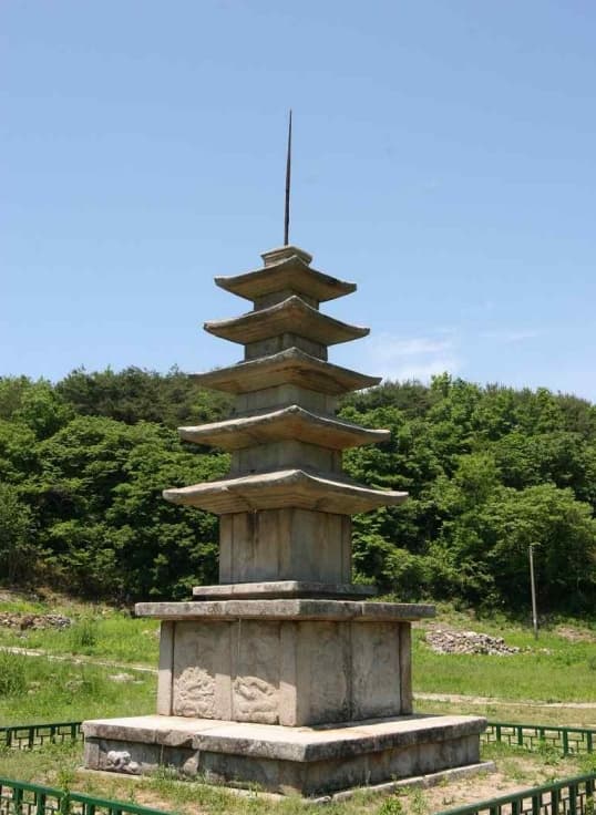 서산 보원사지 오층석탑 사진
