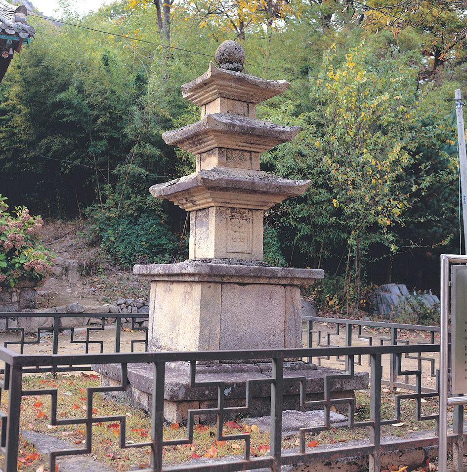 영동 영국사 삼층석탑 사진