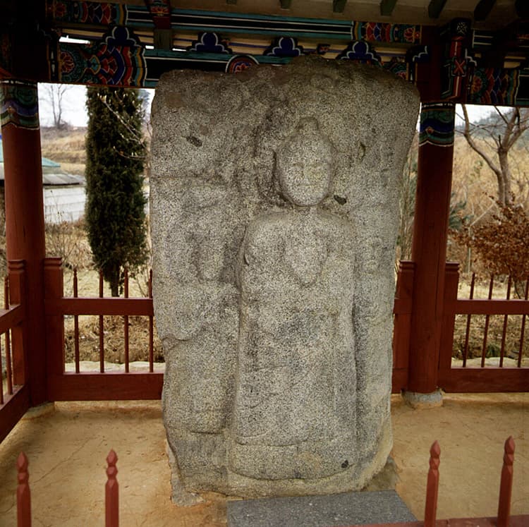영동 신항리 석조여래삼존입상 사진