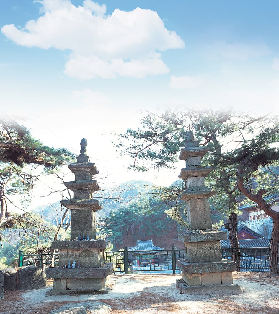 옥천 용암사 동·서 삼층석탑 사진