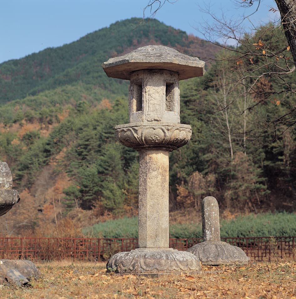 합천 백암리 석등 사진