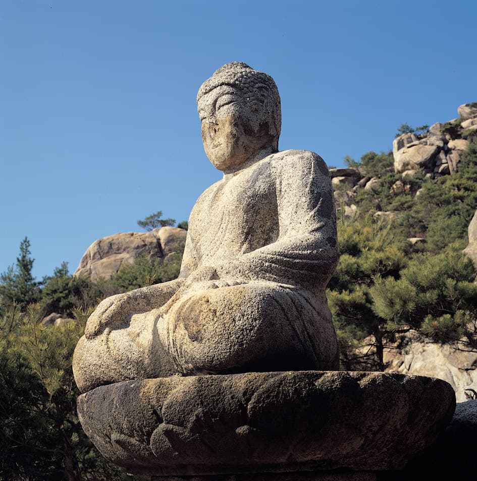 경주 남산 삼릉계 석조여래좌상 사진